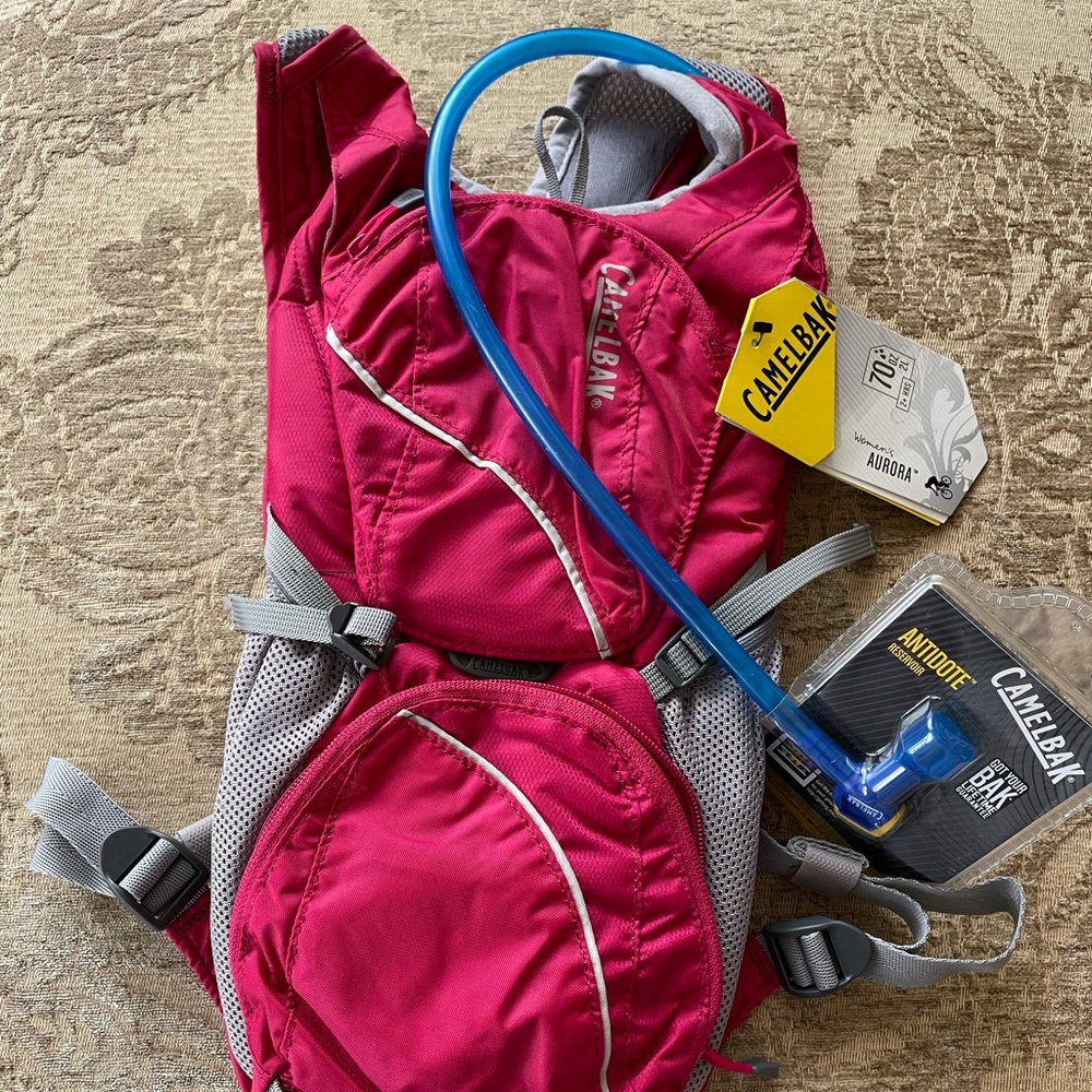 Women’s 70 ounce camelbak Aurora